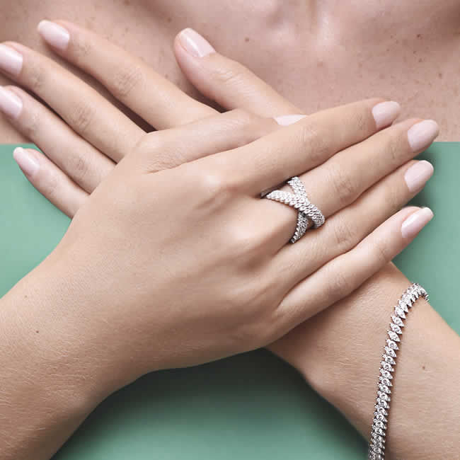 Anel-Ouro-Branco-em-X-de-Diamante