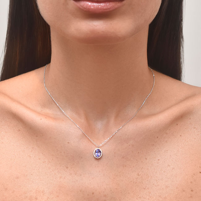 Colar-Ouro-Branco-Tanzanita-Oval-com-Borda-de-Diamantes